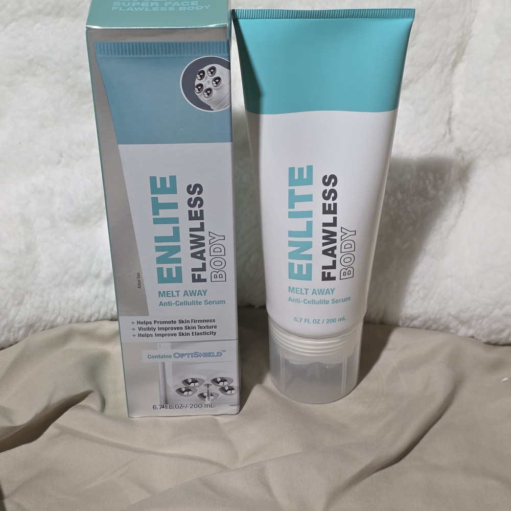 ENLITE Flawless Body Melt Away Anti-Cellulite Serum - Teal & White